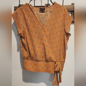 O L M blouse gold link print size XL